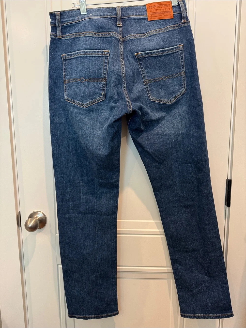 Lucky Brand Men's Dark Blue Athletic Straight Jeans 30x30